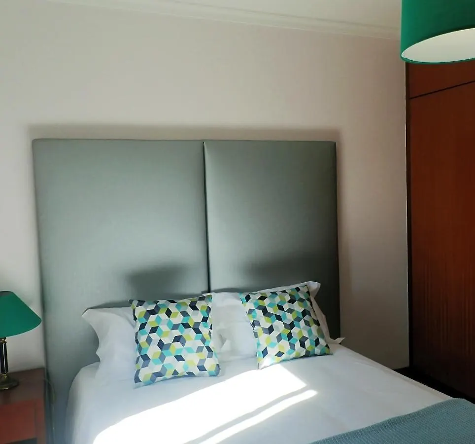 Funchal Petrolhead Apartment 0*, フンシャル
