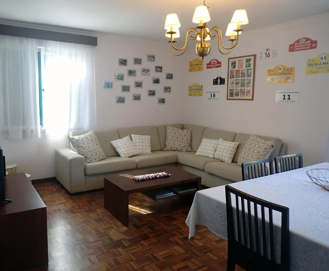 Funchal Petrolhead Apartment  フンシャル