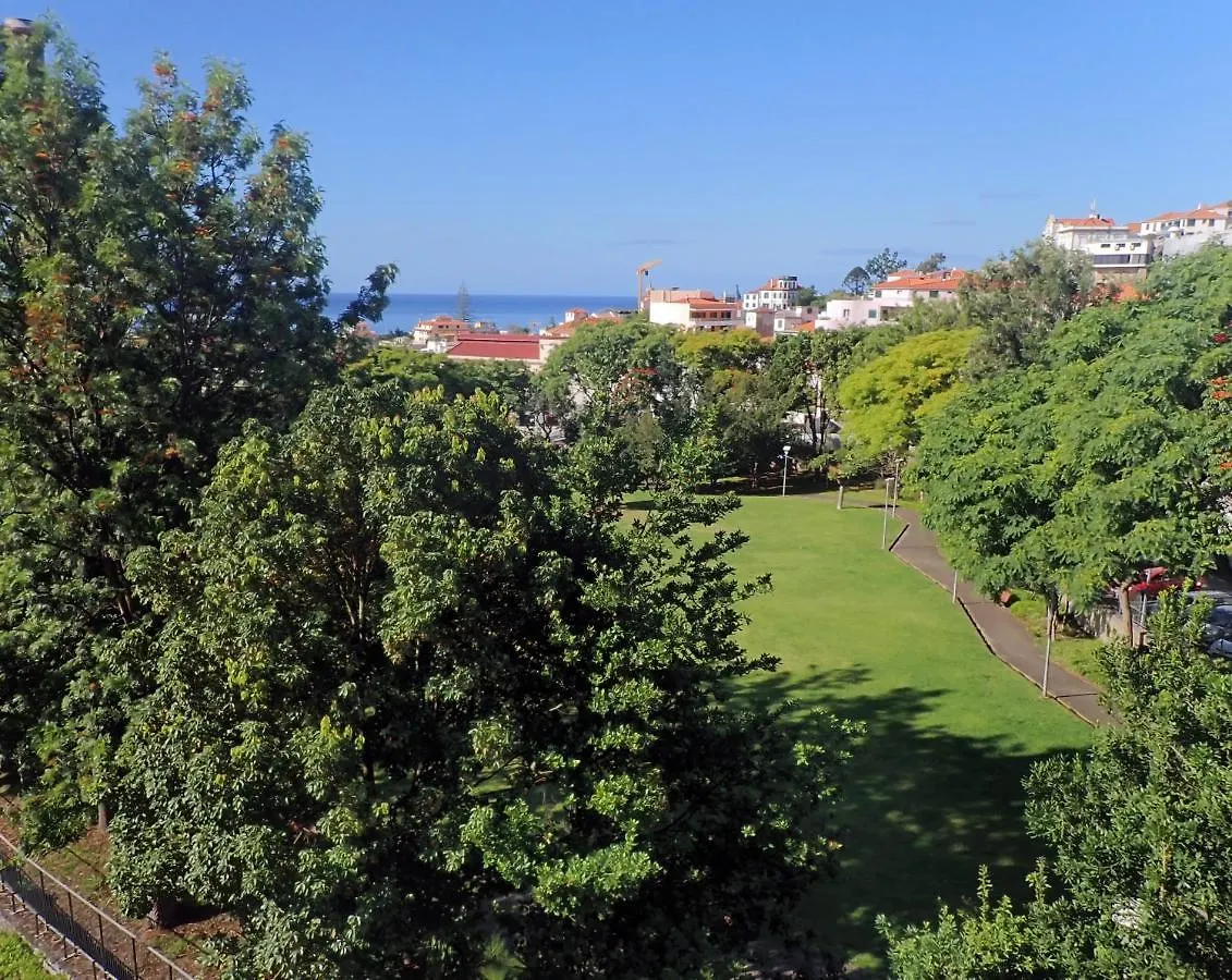 Funchal Petrolhead Apartment