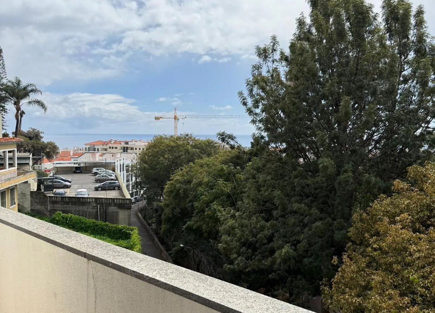 Funchal Petrolhead Apartment  フンシャル